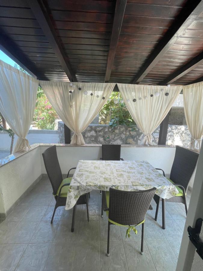 Appartement Melani*** à Novalja Extérieur photo