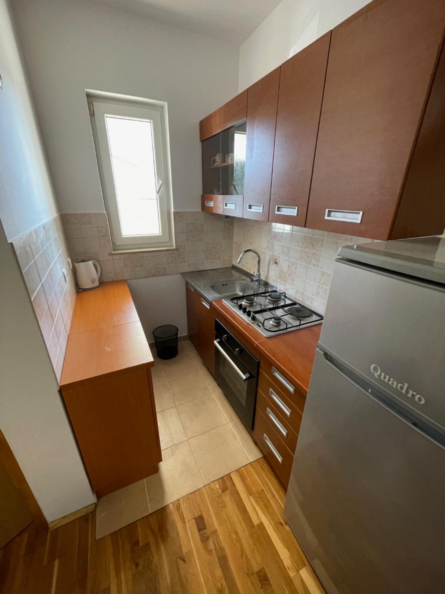 Appartement Melani*** à Novalja Extérieur photo